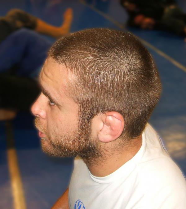 Как сломать ухо