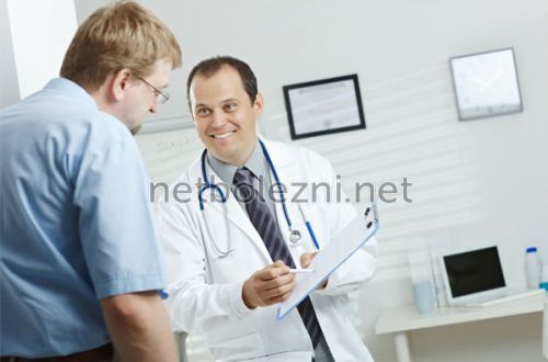 Мужчина на приеме у врача