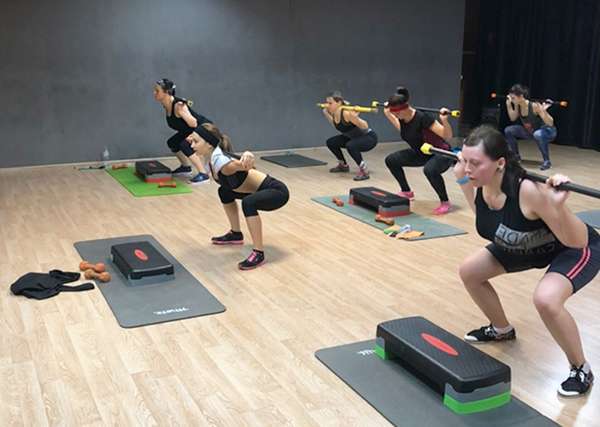 Степ-аэробика с элементами силовой тренировки