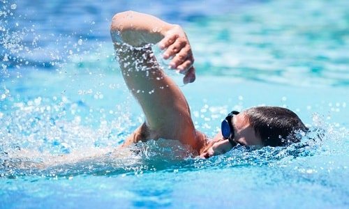 Занятия в бассейне оказывают благоприятное воздействие на организм и являются самым эффективным видом спорта при таком заболевании, как грыжа